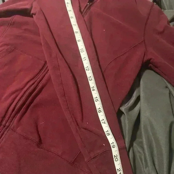 LL Bean Women's Deep Wine Soft Cotton Quilted Full-Zip Sweatshirt Size: XS. - Picture 9 of 9